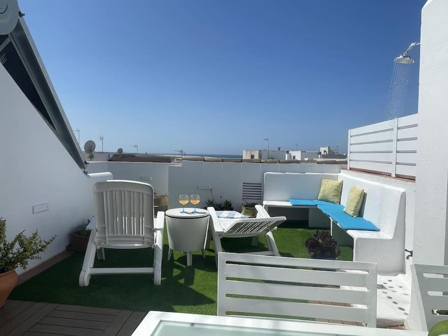 הוילה קוניל דה לה פרונטרה Casa Lola Conil, Azotea Al Mar Y Parking Solo Familias O Parejas מראה חיצוני תמונה