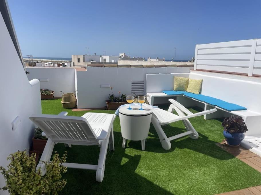 הוילה קוניל דה לה פרונטרה Casa Lola Conil, Azotea Al Mar Y Parking Solo Familias O Parejas מראה חיצוני תמונה